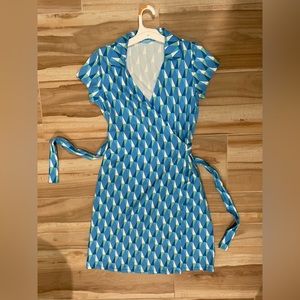 J. McLaughlin Catalina Short Sleeve Wrap Dress size small
